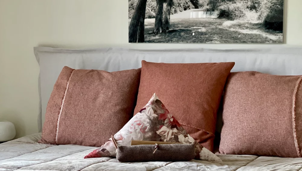 lecture confortable avec le porte-livre samoussin. Le support de livre ergonomique pour lire sans effort. Book Holder samoussin