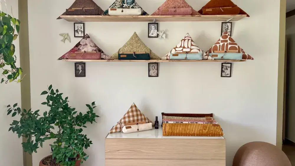 FAQ Aricomagic décoration Fertile made in France coussin de lecture support de livre et tablette samoussin, coussin d'écriture coudoussin