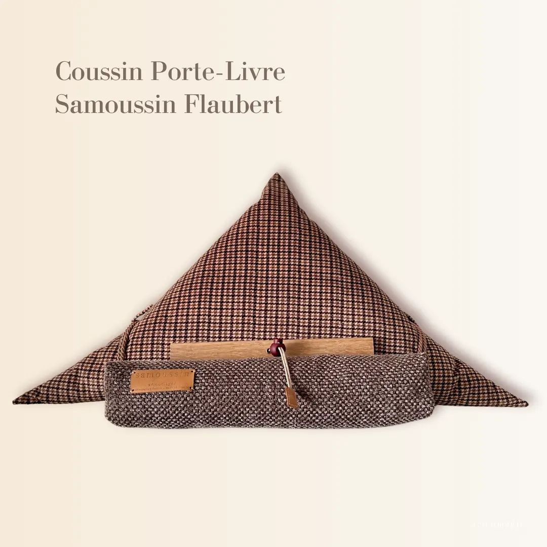 Support de livre samoussin Flaubert coussin porte-livre chic et élégant pied de poule marron foncé pour homme