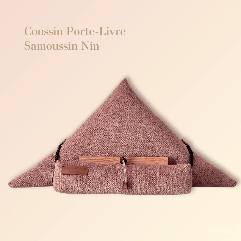 Coussin porte-livre samoussin Nin décoration d'intérieur fabriqué en France par la marque Aricomagic à Draguignan