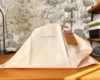 Pourquoi Aricomagic a changé de packaging pour le coussin de lecture samoussin. Transparence, créativité et fabrication française.